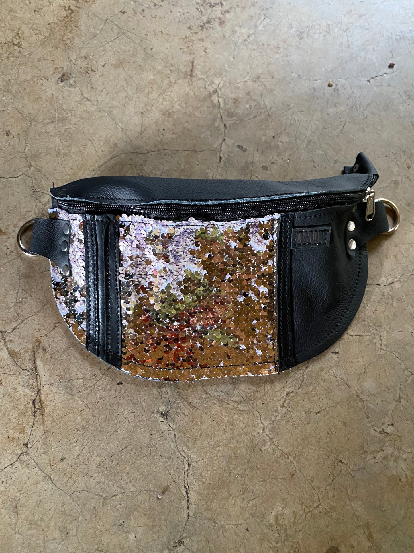 Martha Ousus Moon Bag: Leather Handbag Design Workshop